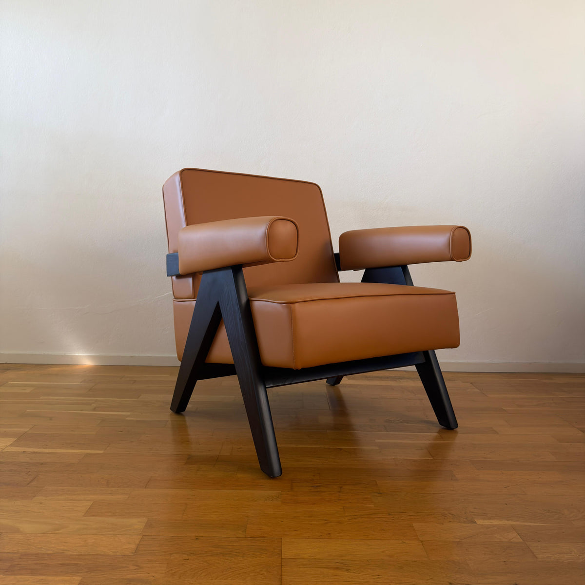 Jeanneret-style Chandigarh armchair, wood and leather