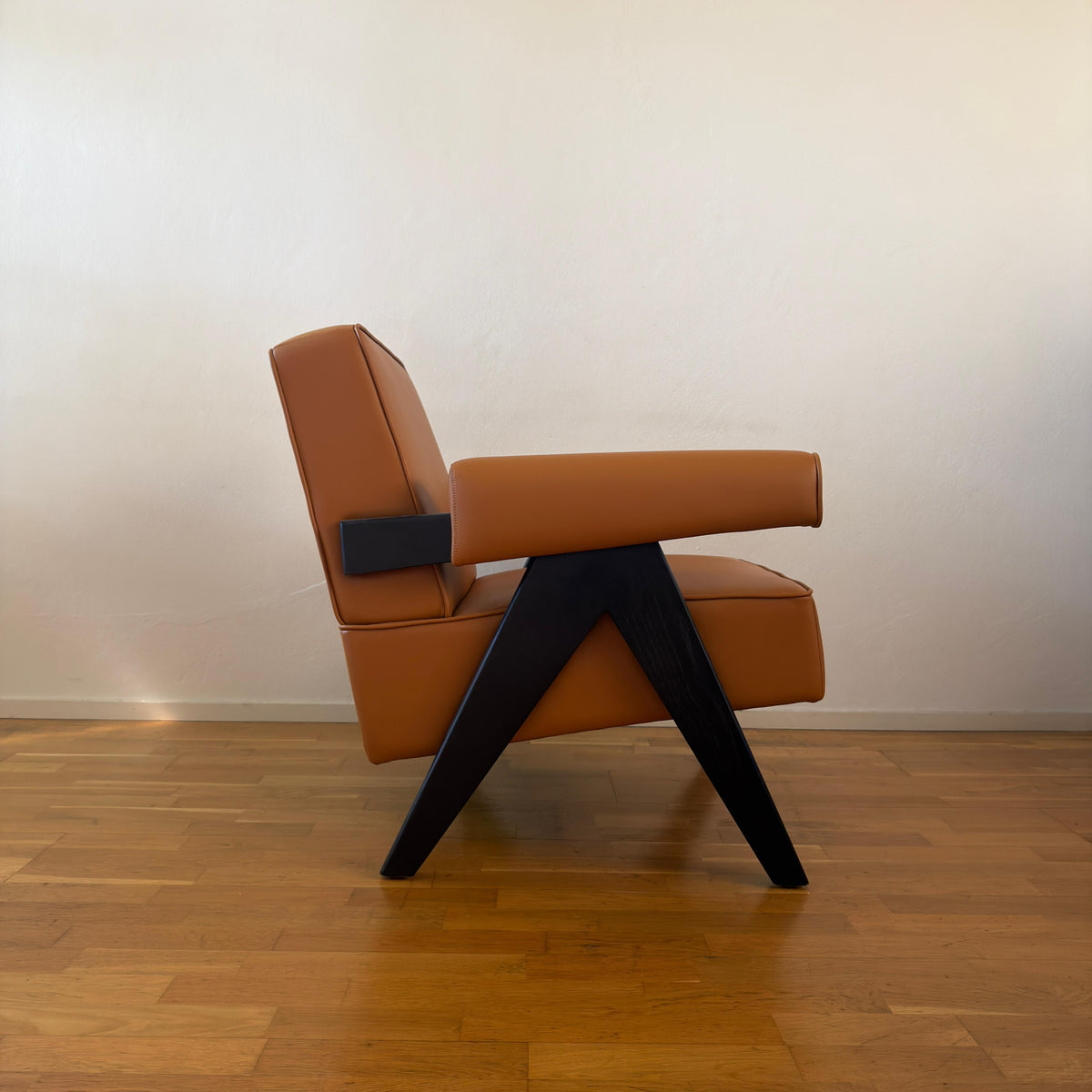 Jeanneret-style Chandigarh armchair, wood and leather