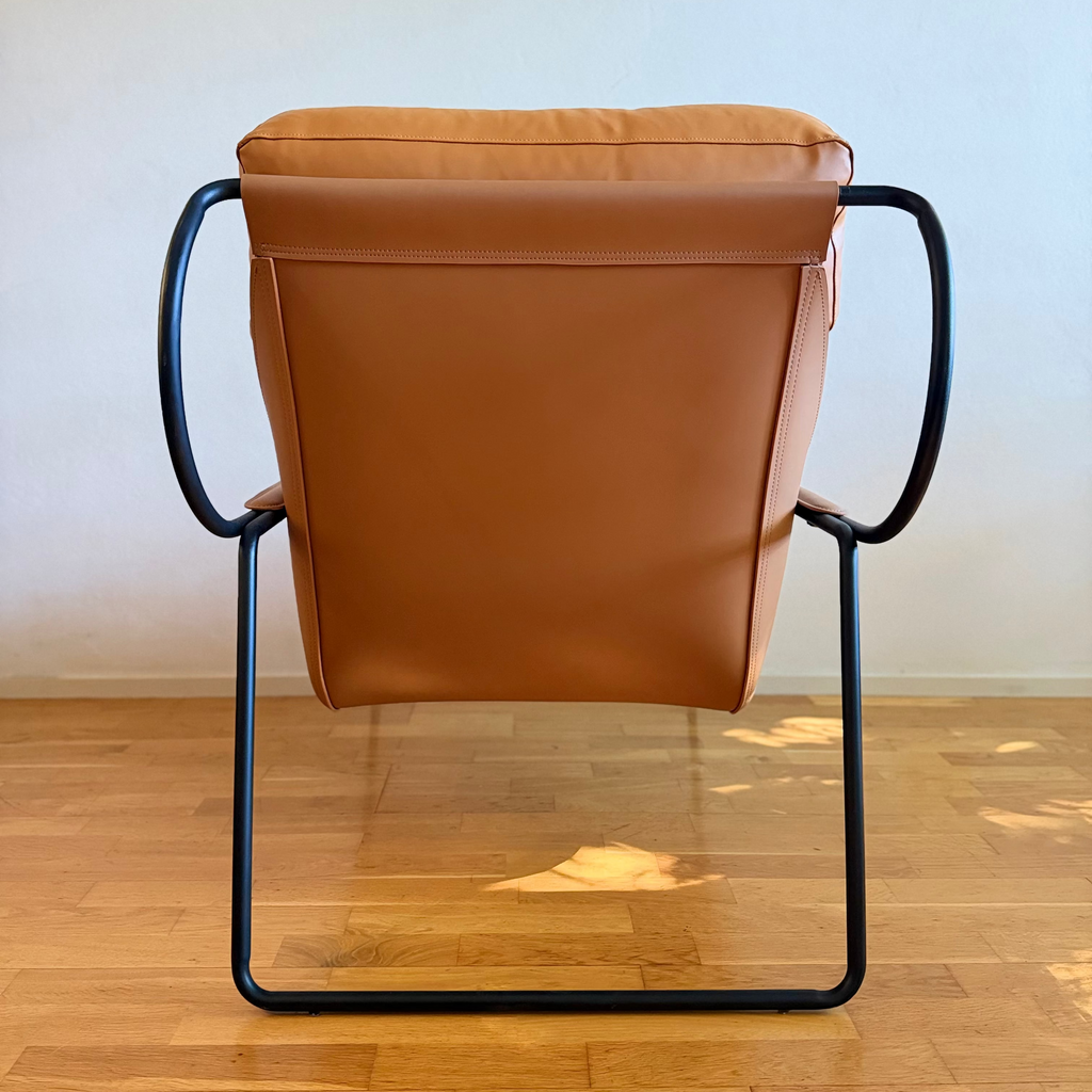 Zanuso-style sculptural lounge, tufted leather
